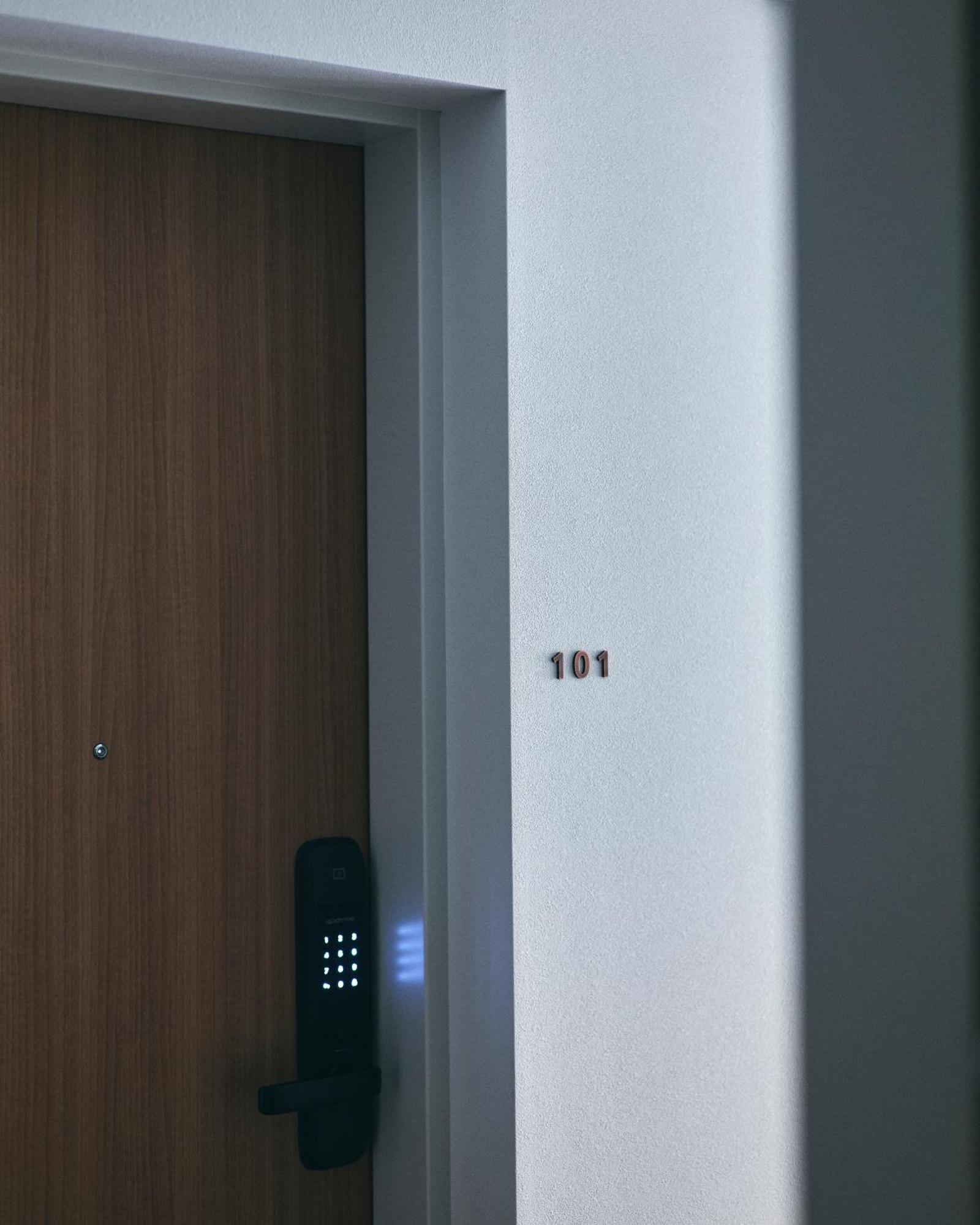 Отель Da Haus Shinjuku Токио Экстерьер фото
